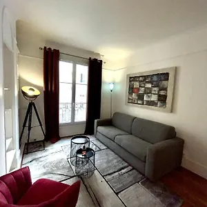 Apartment Center - Trocadero Eiffel Tower, Paris