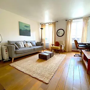 Apartment Saint Eustache, Paris